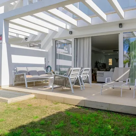 Impressive Brand New Townhouse In El Romeral Calahonda Ferienhaus